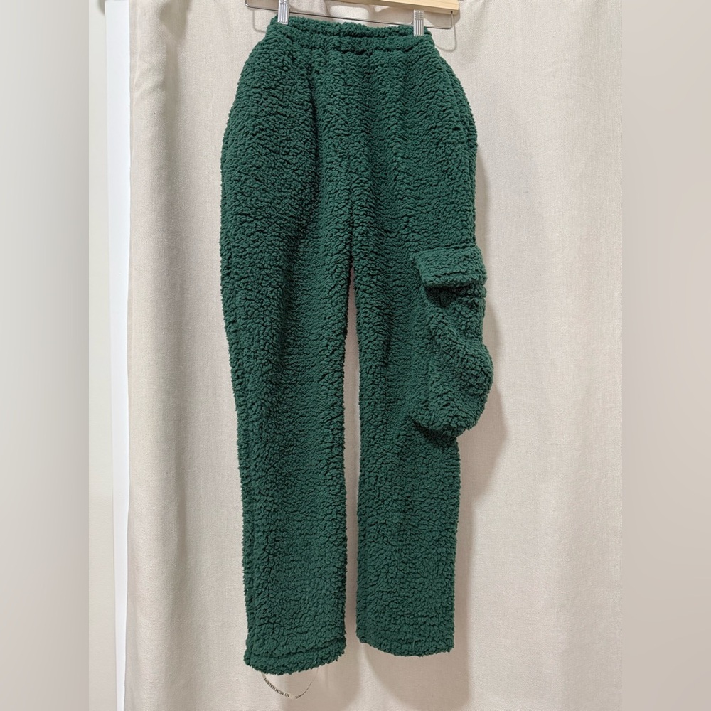 NWT My Mum Made it fleece green cargo pants size XS